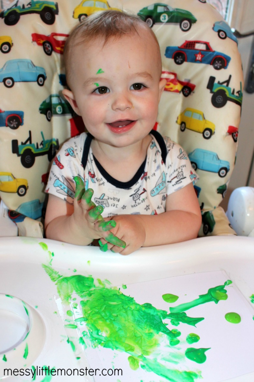 Adorable Christmas Tree Craft for Babies First Christmas - Messy