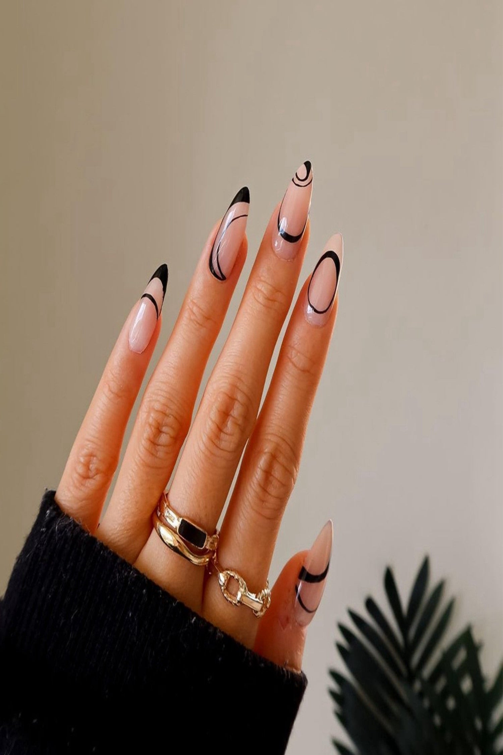 Almond Minimalist Nails – SSW Merch