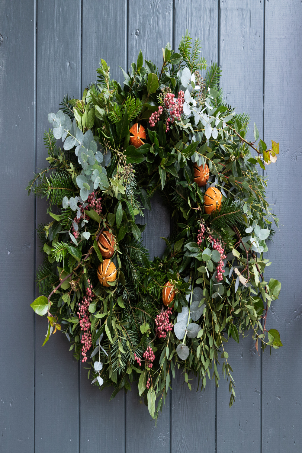 Beautiful and best Christmas wreaths for your front door in