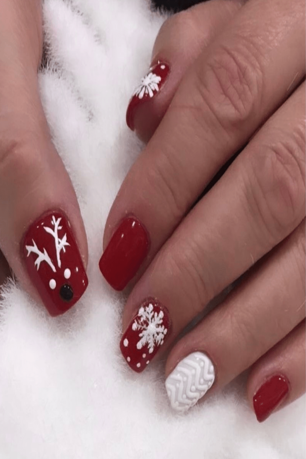 Beautiful Christmas Nail Designs On Short Nails - Social Beauty