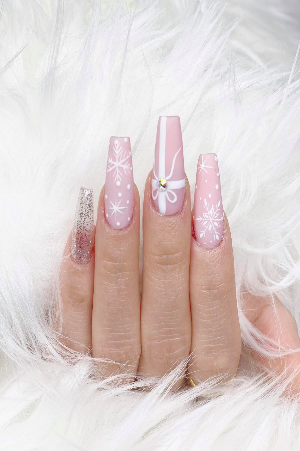 Best Christmas Nail Designs to get Noticed  > Sarang Nails