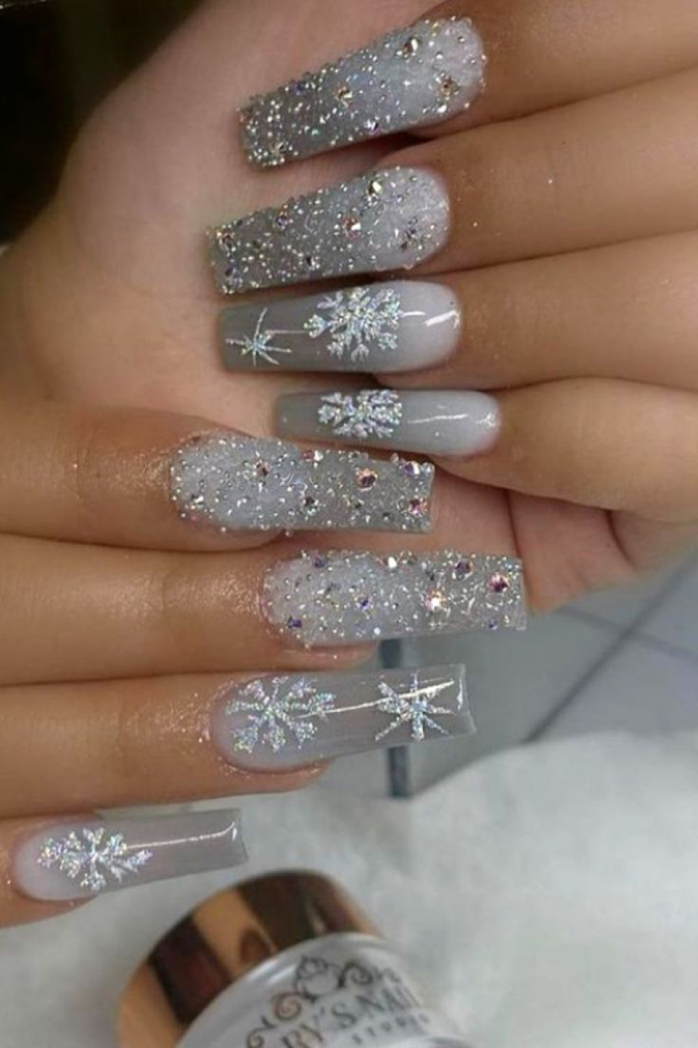 + Best Winter Nail Ideas To Copy  Xmas nails, Gel nails, Winter