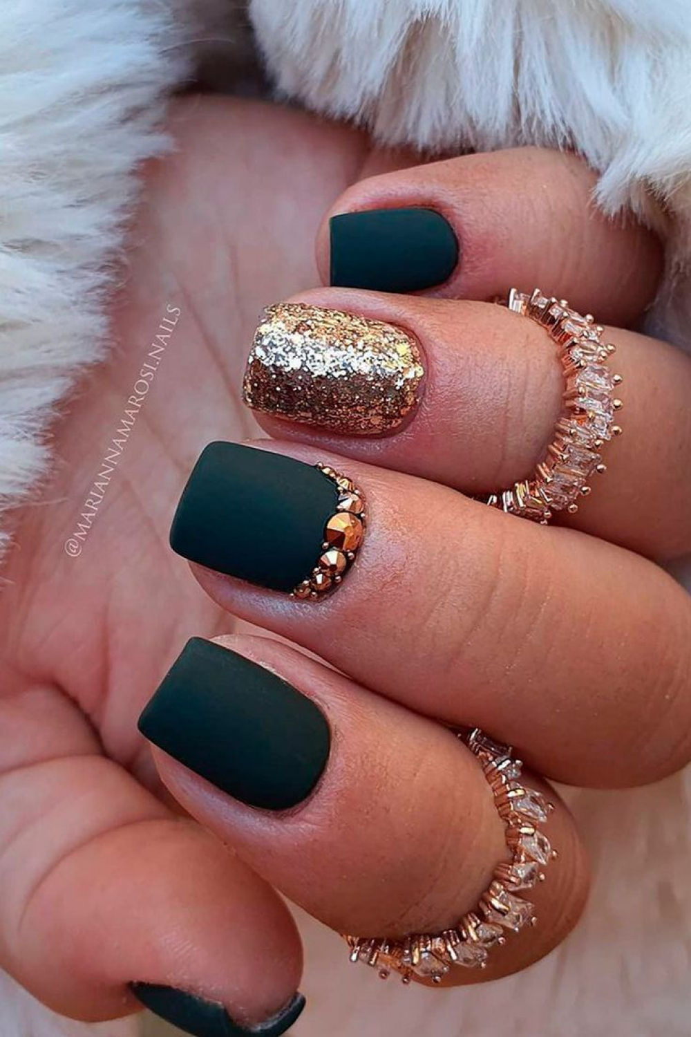 Charming and Trendy Fall Nails to Wear in   Green acrylic