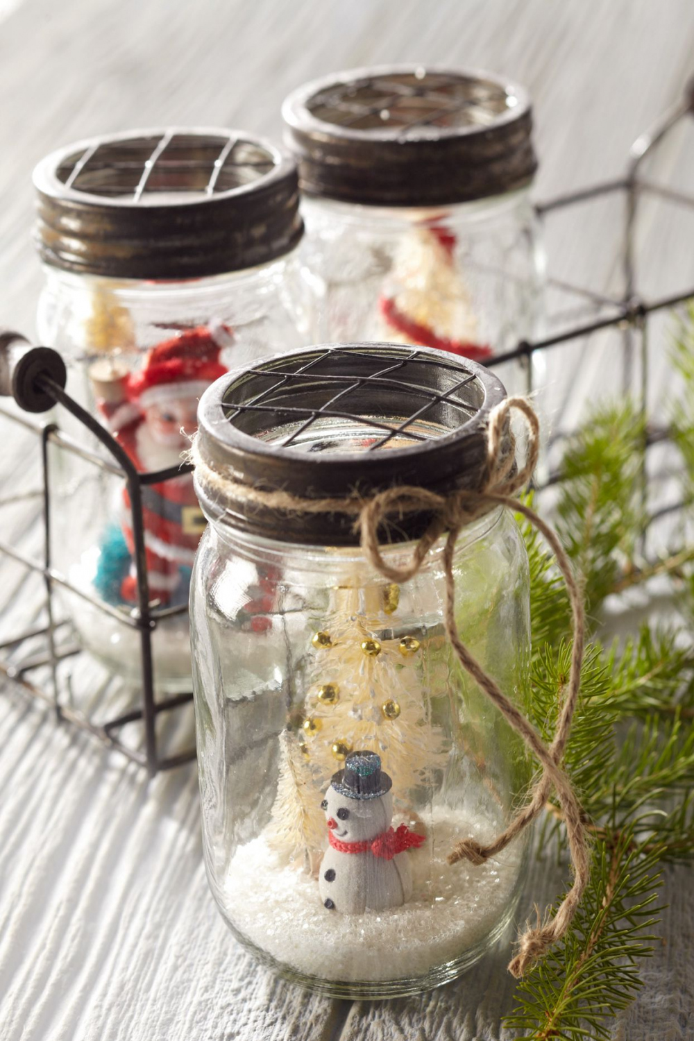 Christmas Mason Jar Crafts You Can Make Today