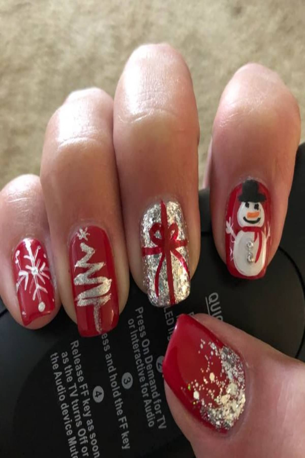 + Christmas Nail Art Designs for Short and Medium Nails - Bellatory