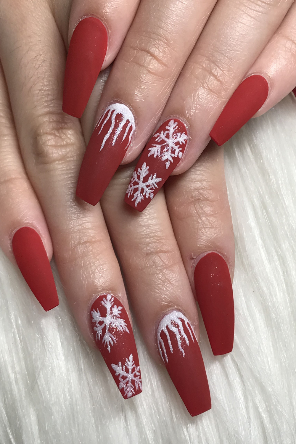 Christmas nails matte cherry red color  Unhas