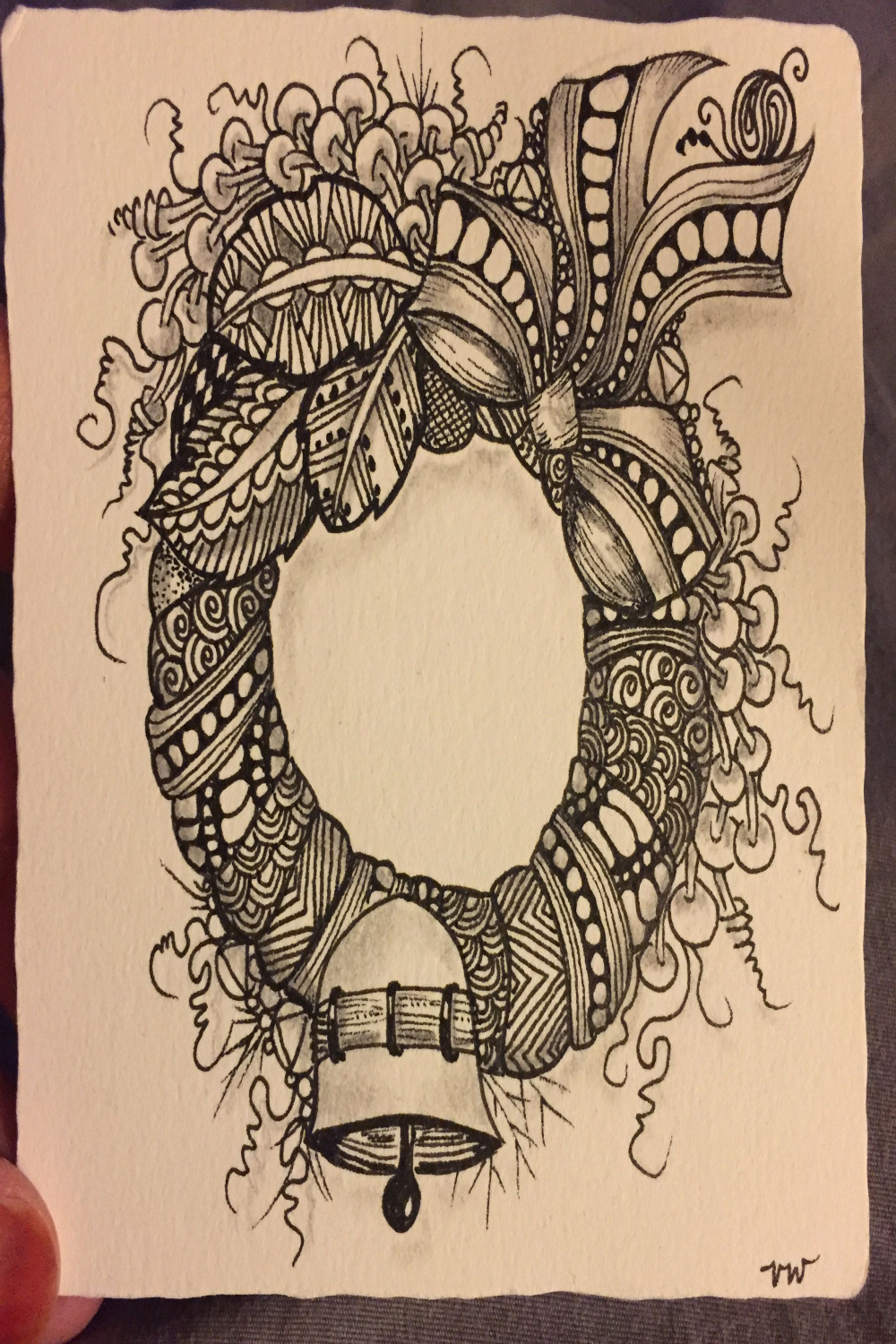 Christmas wreath Zentangle by Victoria Welch www.blurberrybuzz