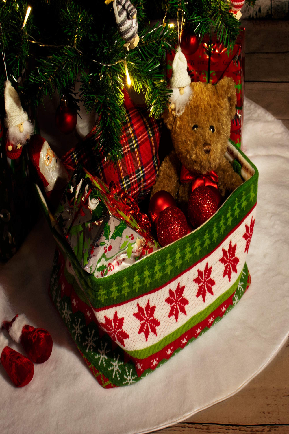 com-four®  x Christmas baskets, gift baskets in Christmas design