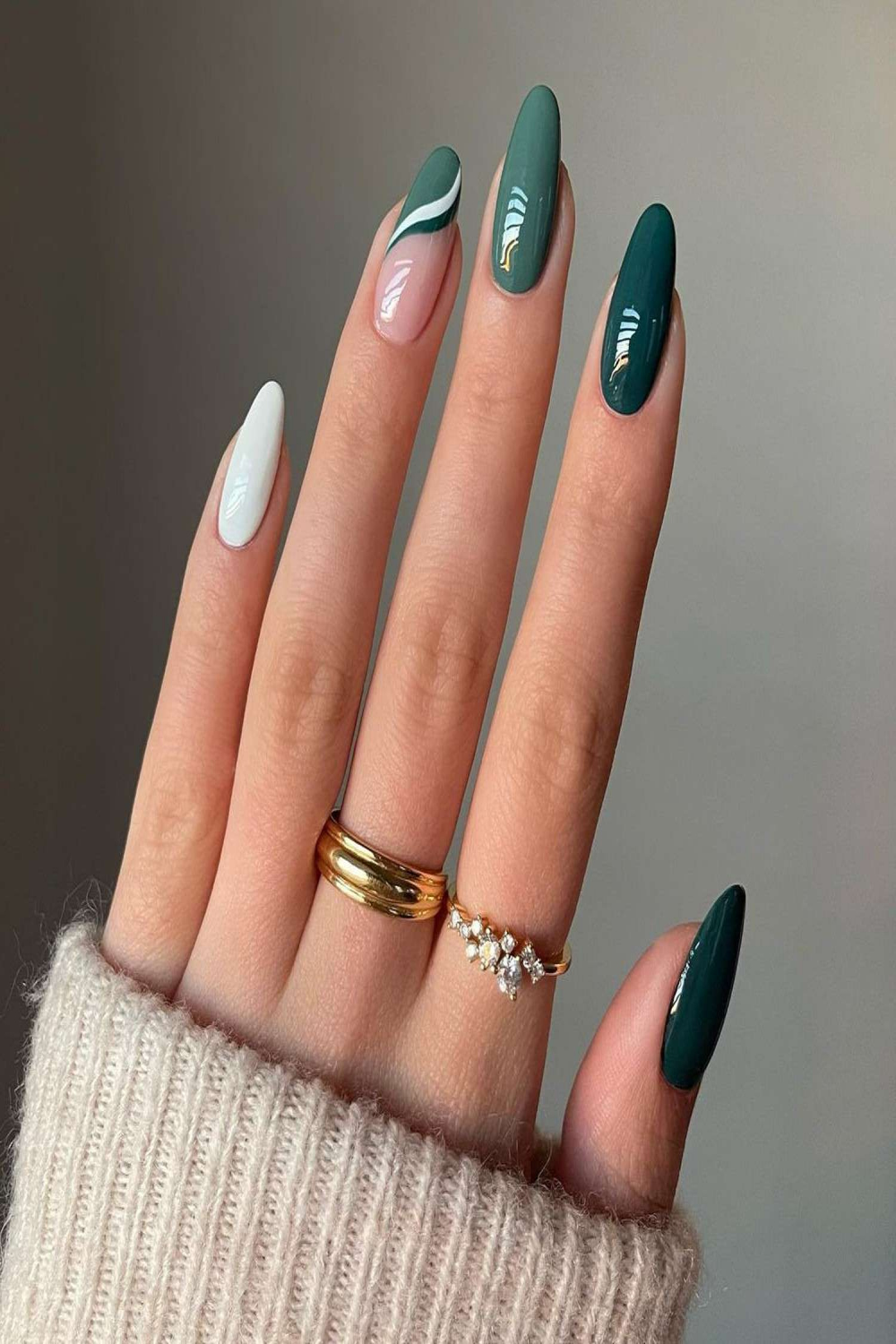 Dark Green Nail Polish Ideas Trending for Winter