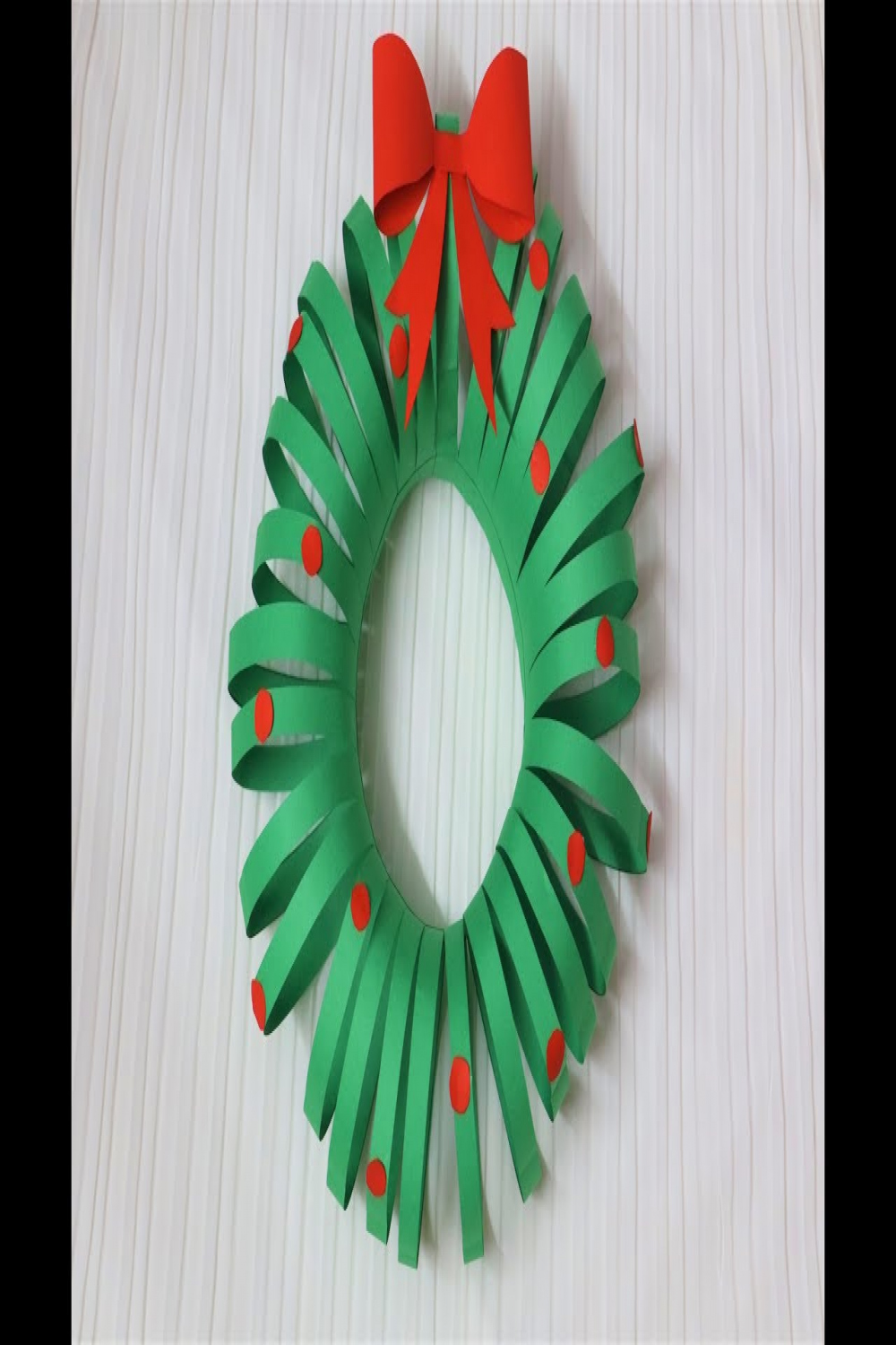 Easiest DIY Christmas Wreath  Paper Crafts  Christmas Decorations   Little Crafties