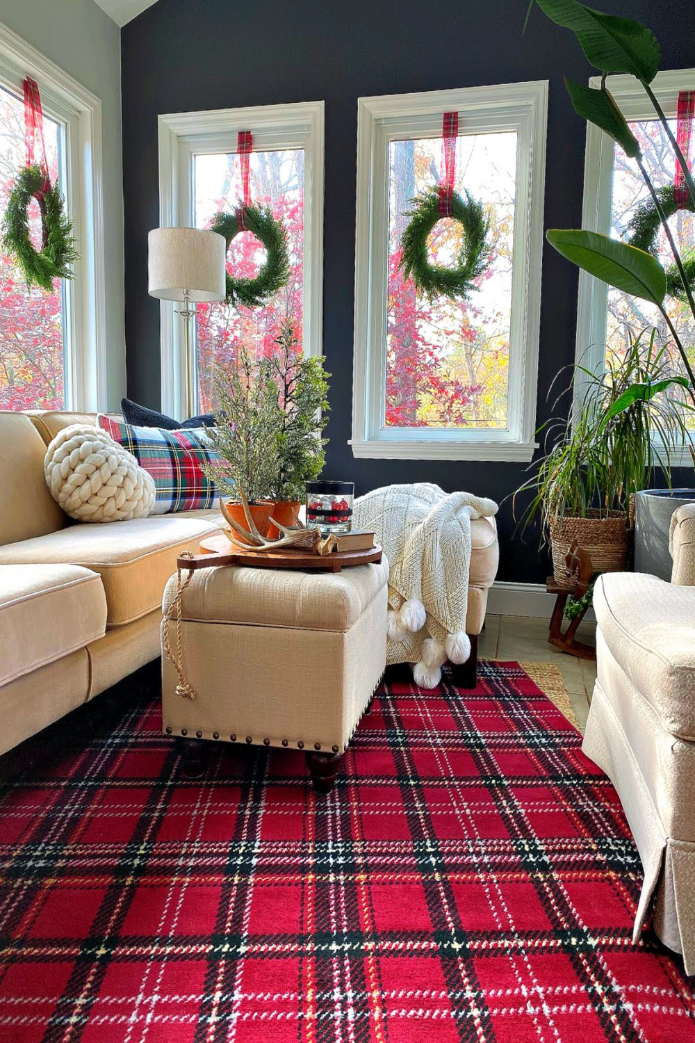 Genius Way to Hang Wreaths on Inside Windows  Christmas window