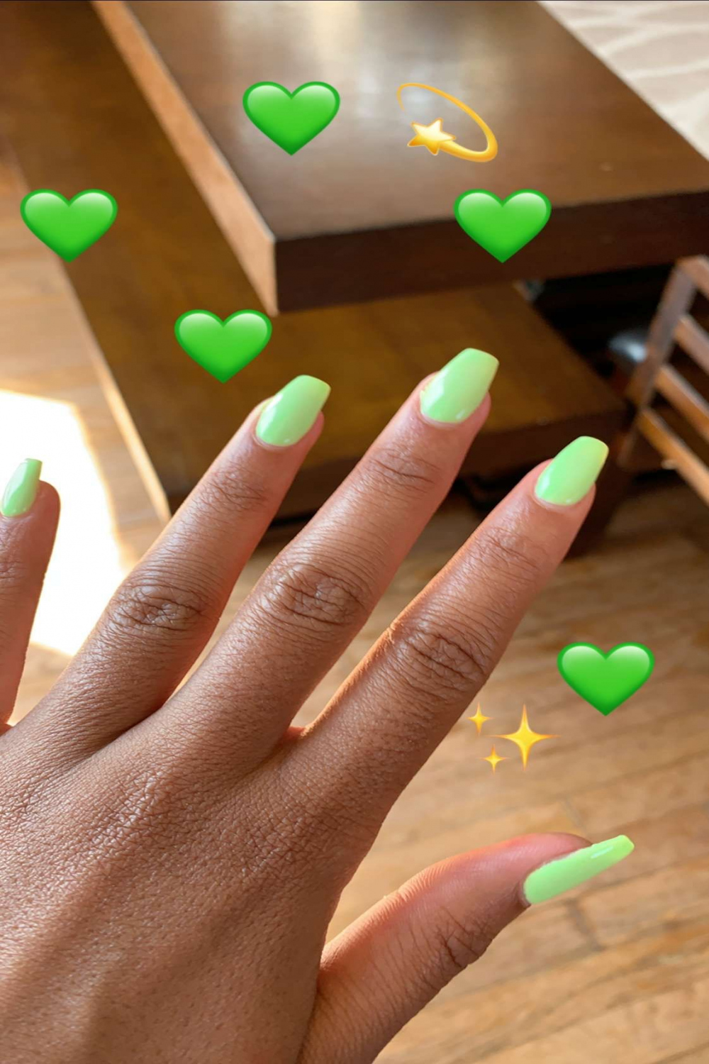 green #nails  Neon acrylic nails, Bright acrylic nails, Summery nails