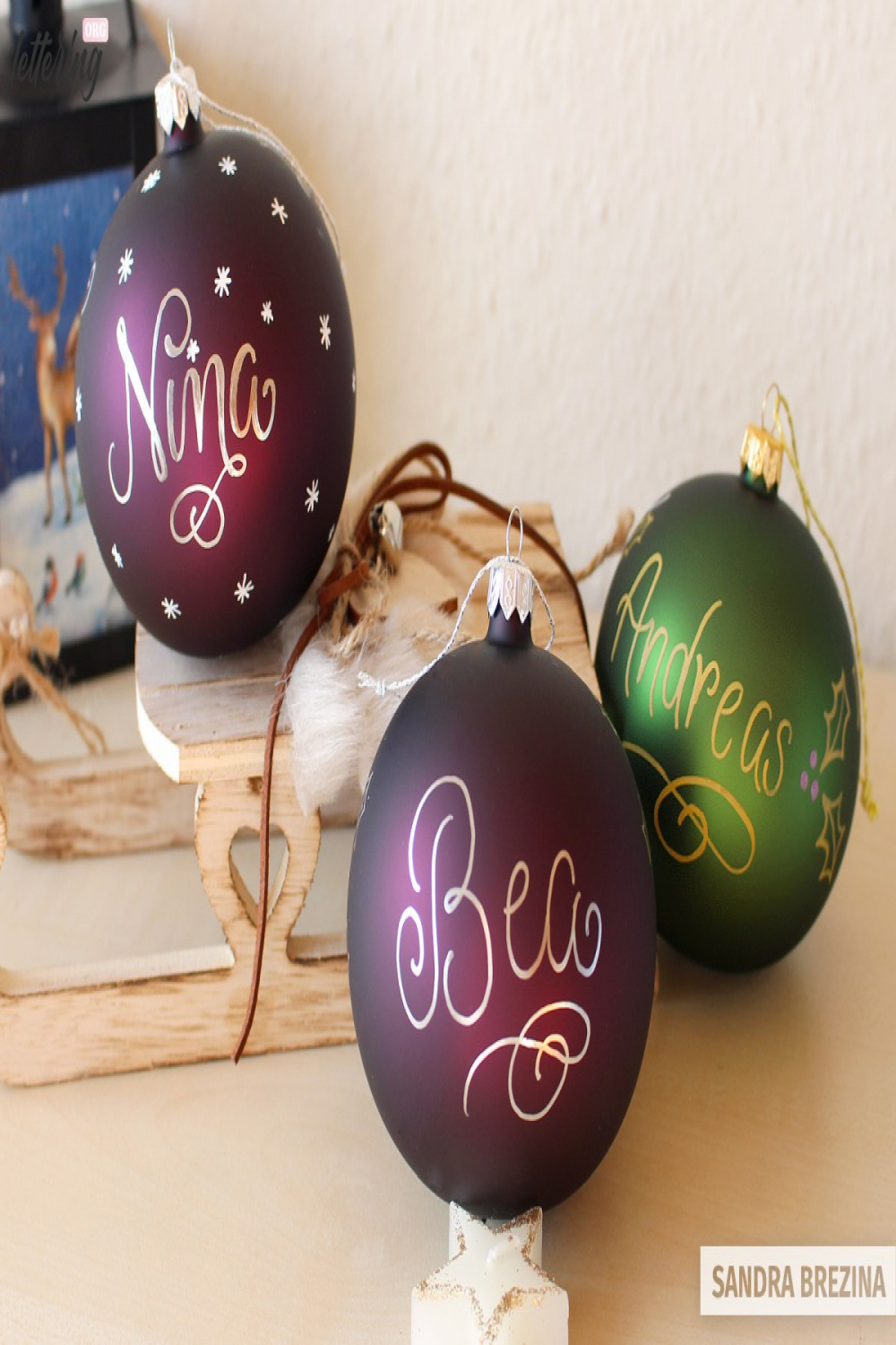 How to create gorgeous hand lettered Christmas ornaments (Tutorial)