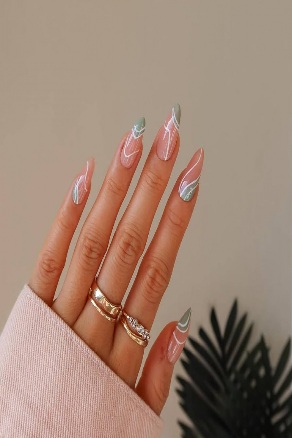 NICENEEDED Medium French Almond Press On Nails, Cute, Shiny Swirl Line  Design, Full Coverage, False Nails, Pack of  Stick-On Nails with Nail  Glue