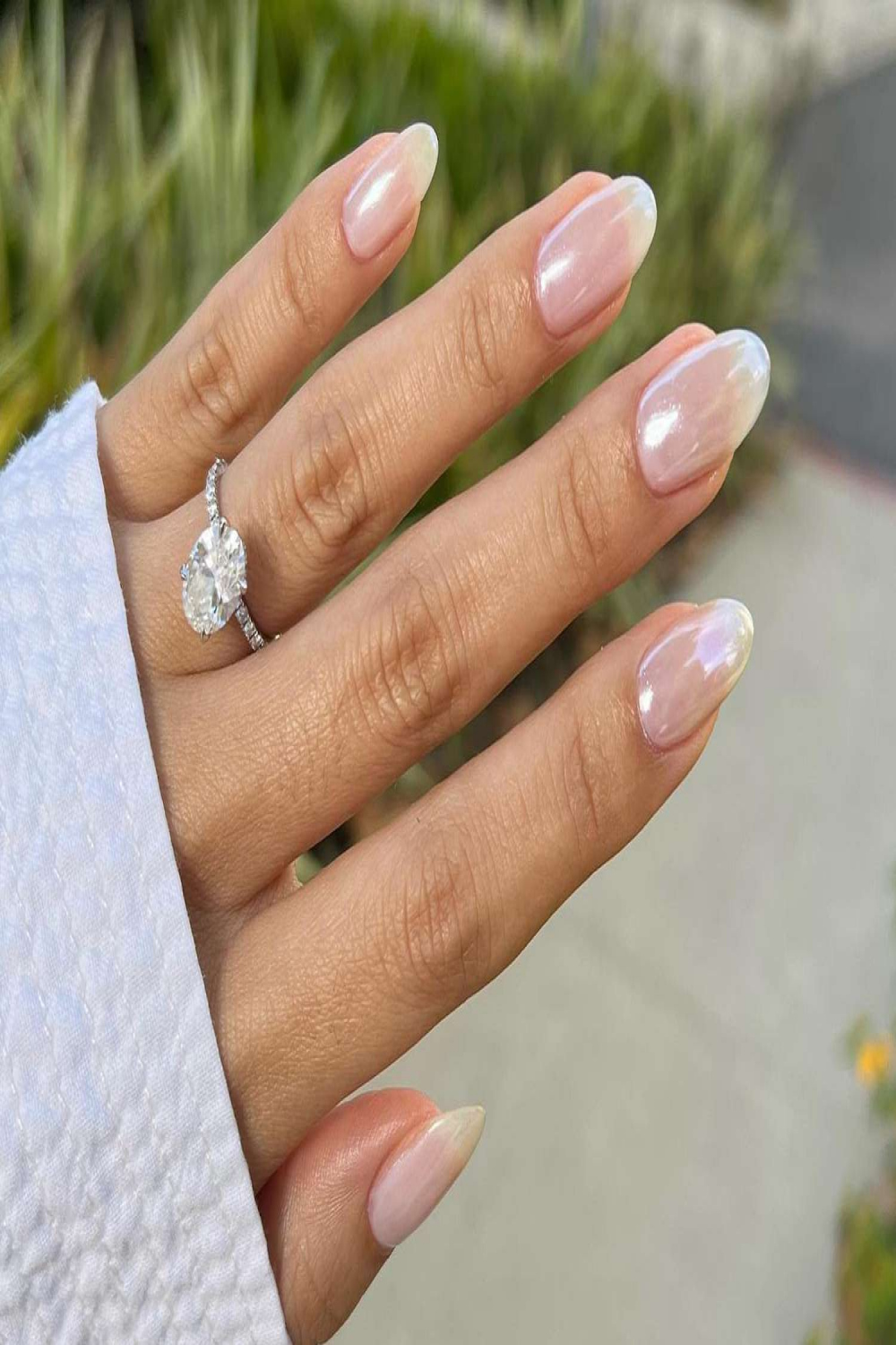 Nude Chrome Nails Are the Wedding Manicure of the Season—Here