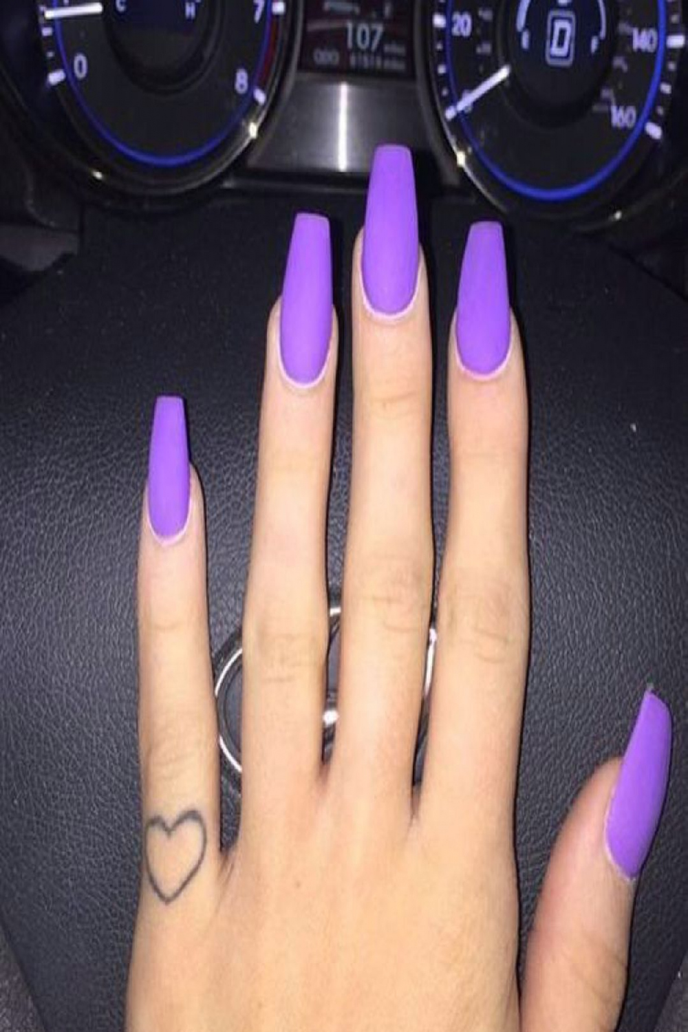 or ? I seriously love these purple acrylic nails #purple