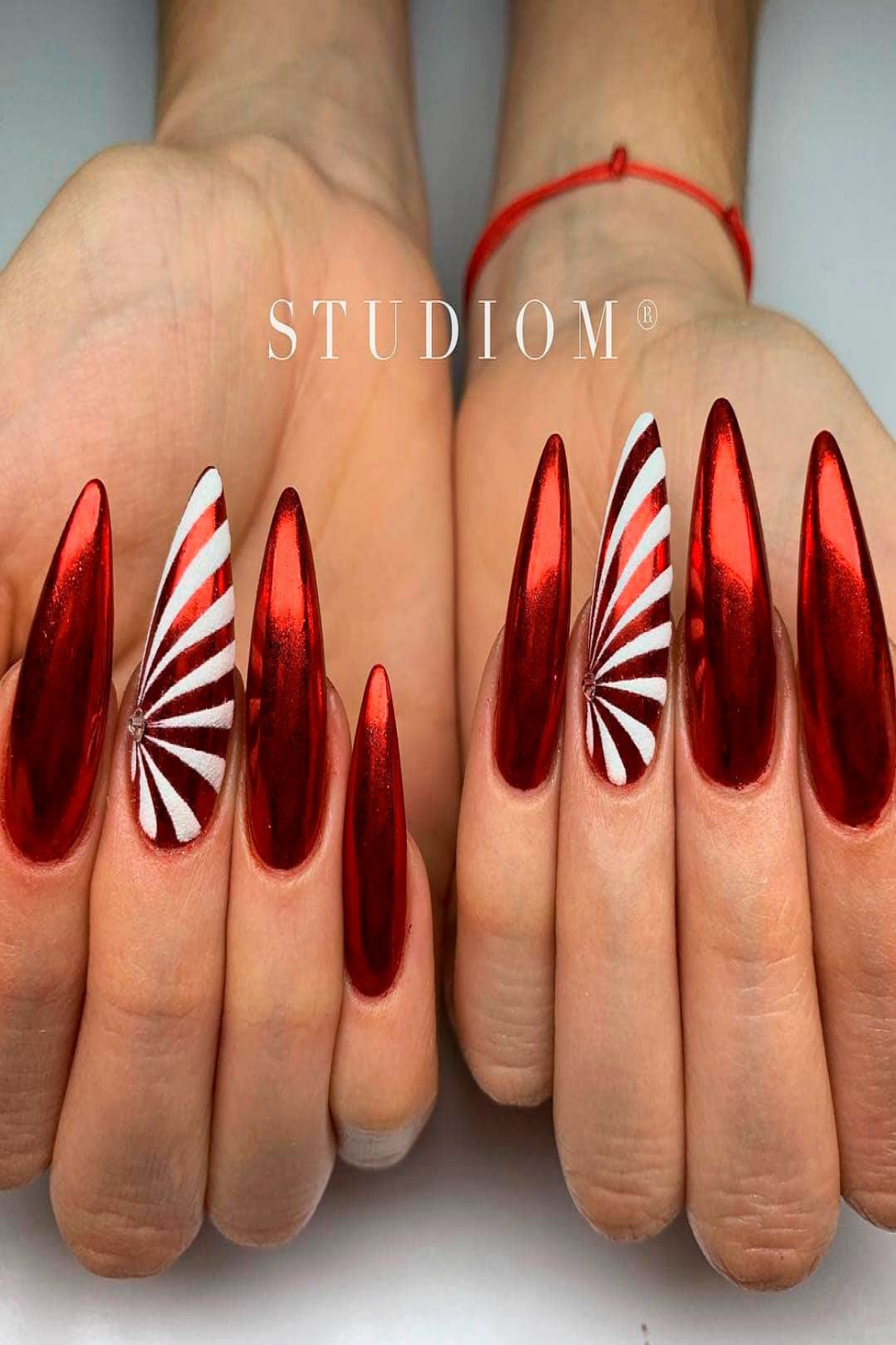 Outstanding Christmas Nail Designs to Celebrate This Year