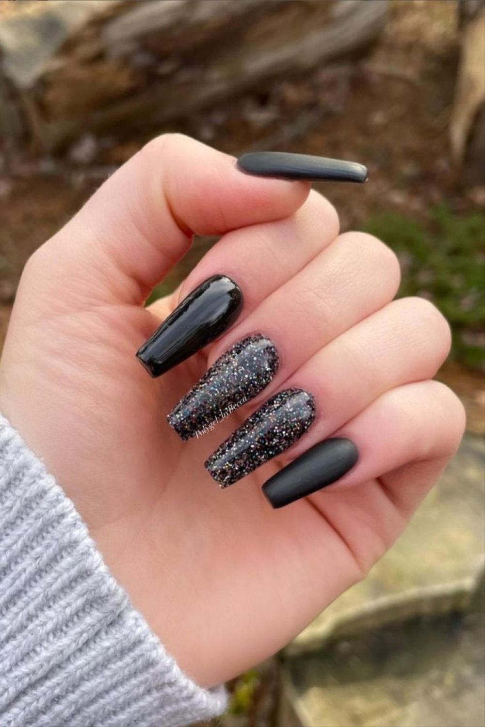 Pin on Black nails ideas