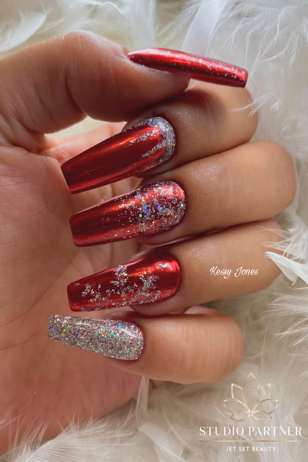 Red Chrome Glitter Christmas Nails ❤️  Xmas nails, Chrome nails