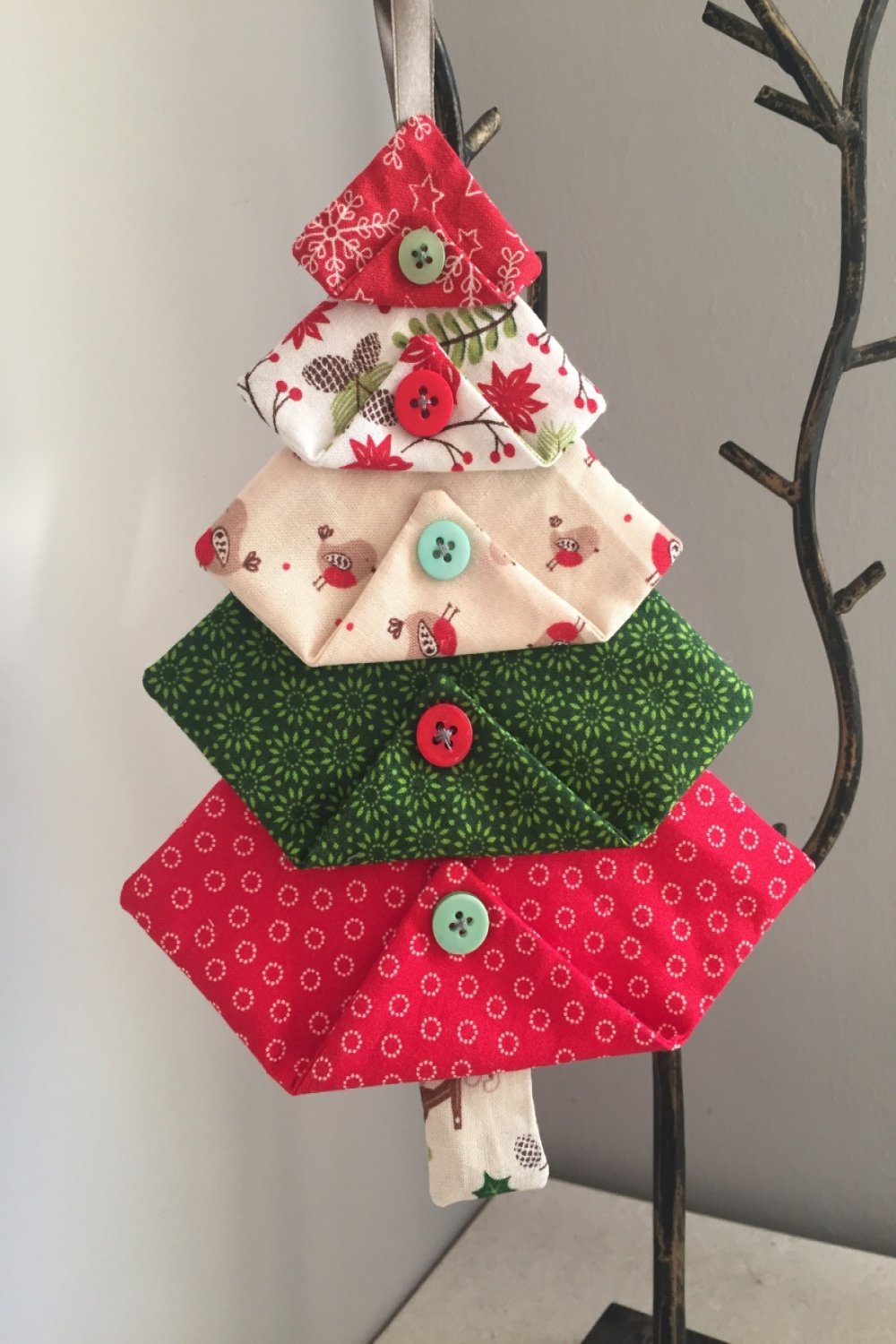 Sewing Tutorial: Fabric Christmas Tree Decorations – Perfect For A