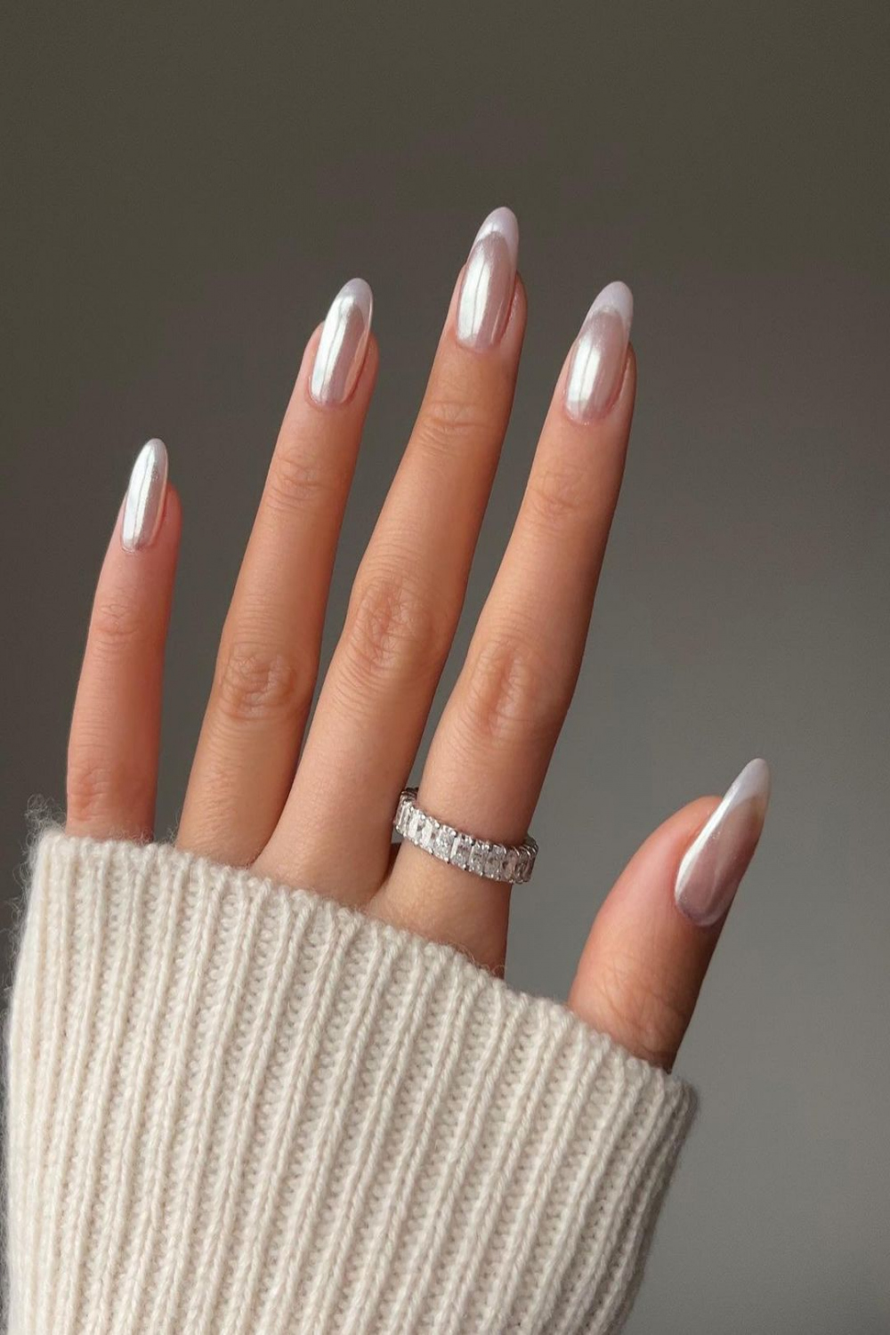 Why Vanilla Chrome Nails Are the Perfect Summer Mani