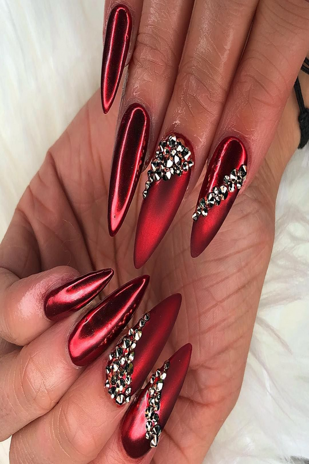 Wow 😍❤️ classy red birthday nails, I