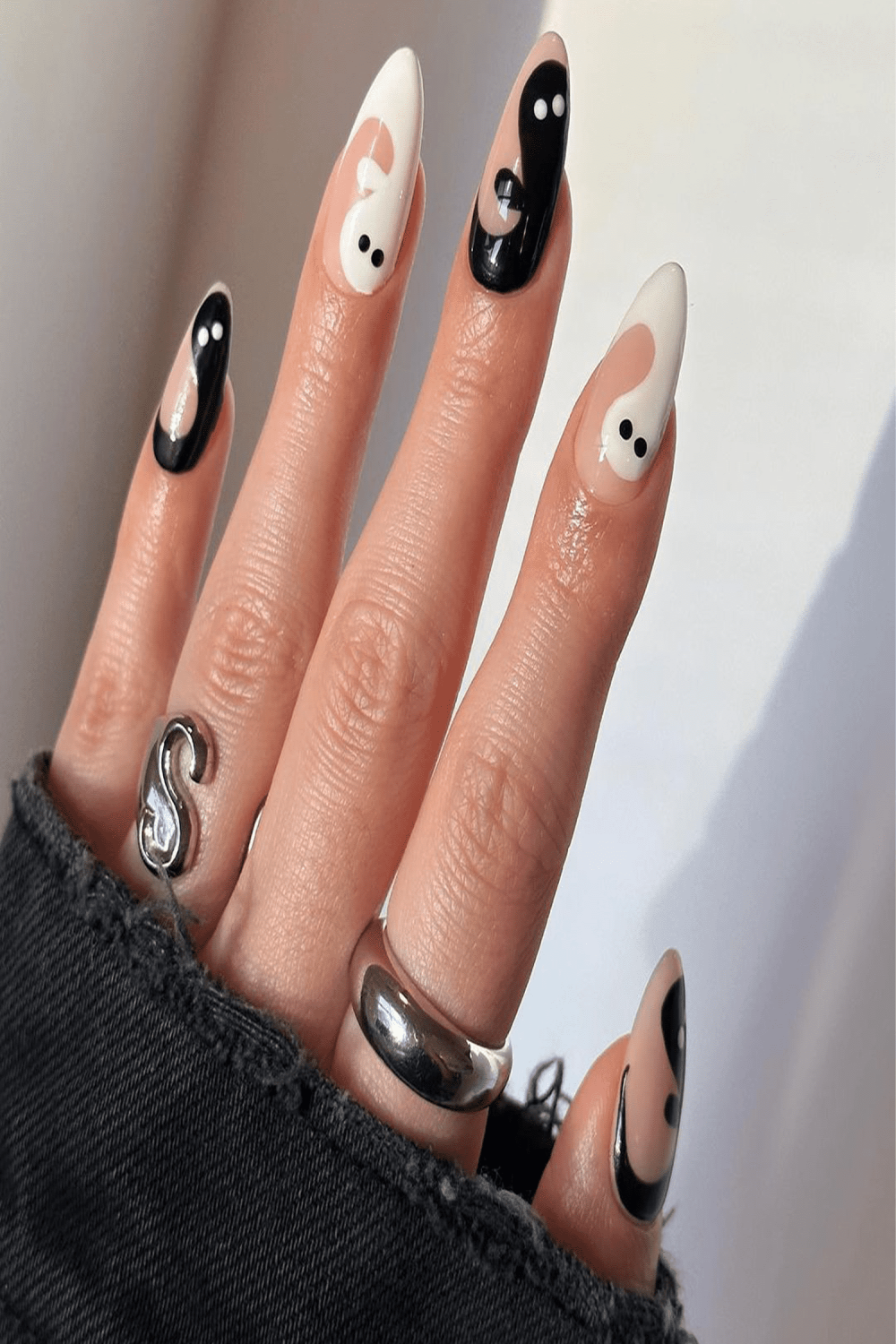 Black and White Halloween Nail Ideas