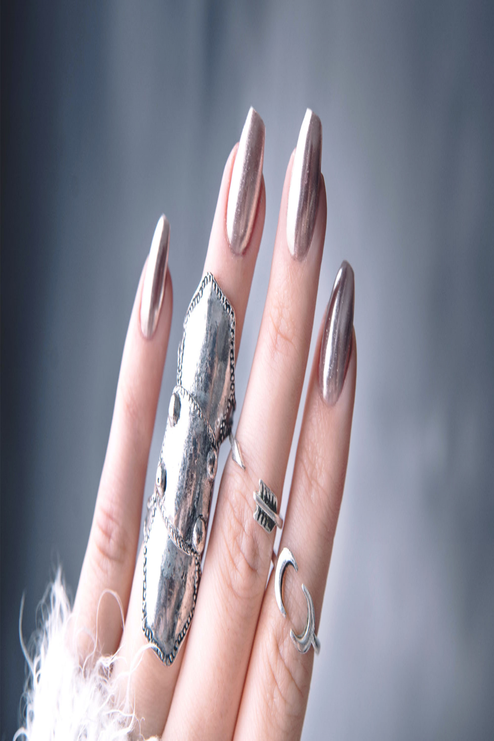 Chrome nails: How to do it at home - in  easy steps!