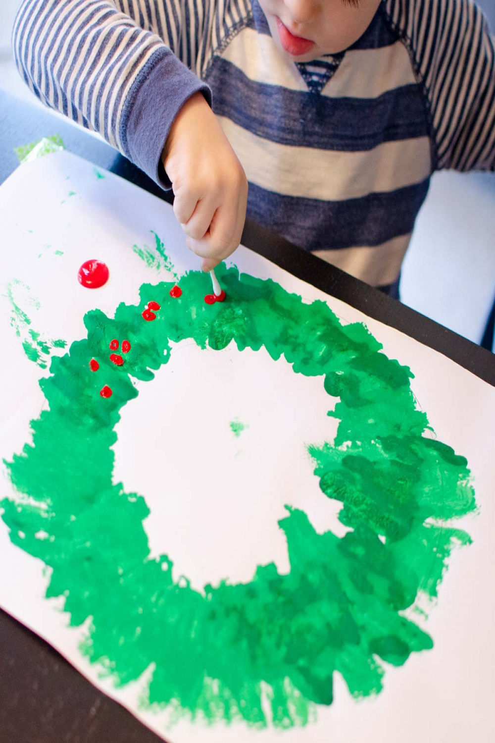 Easy Christmas Wreath Craft - Busy Toddler