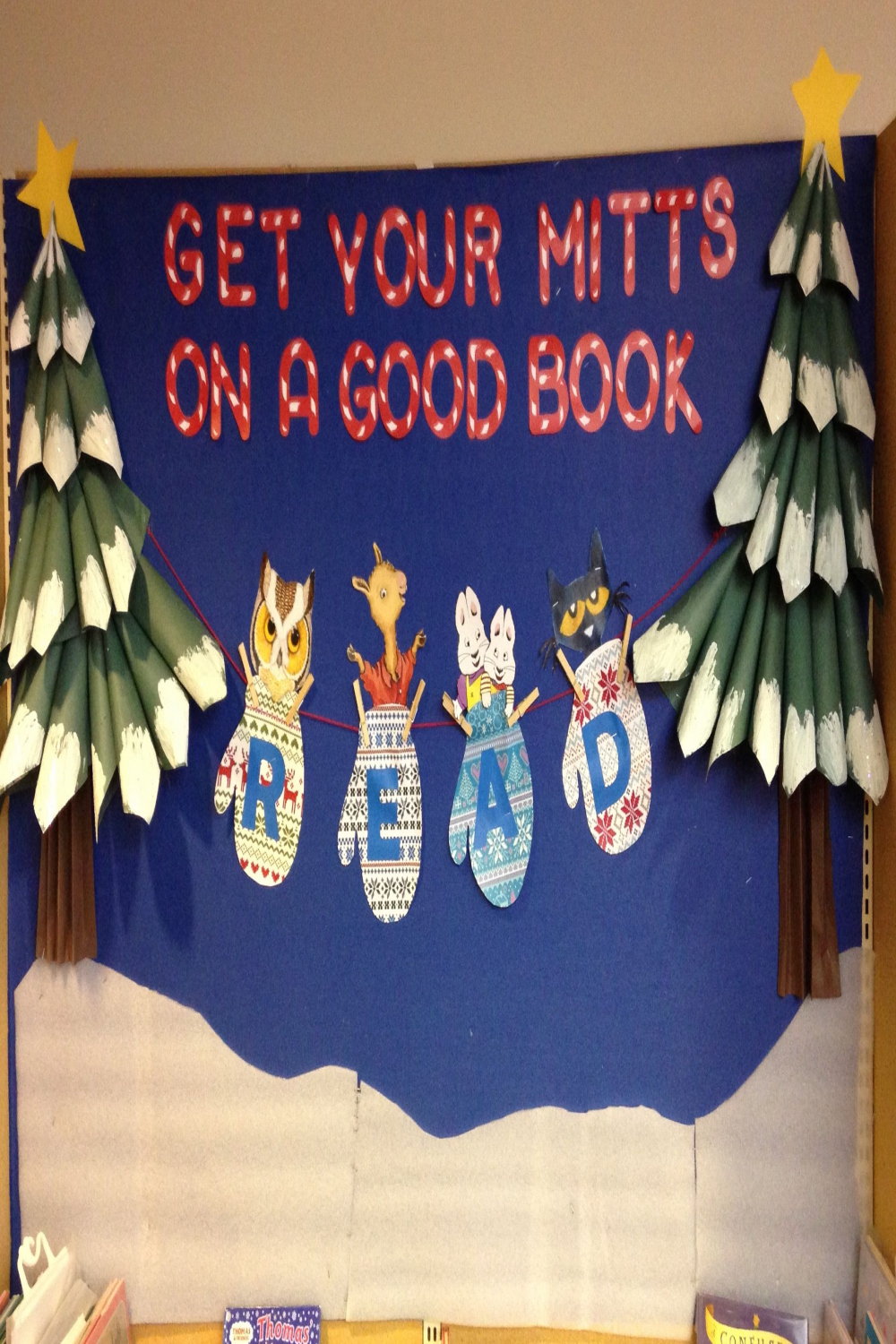 Library bulletin boards, Library book displays, School library