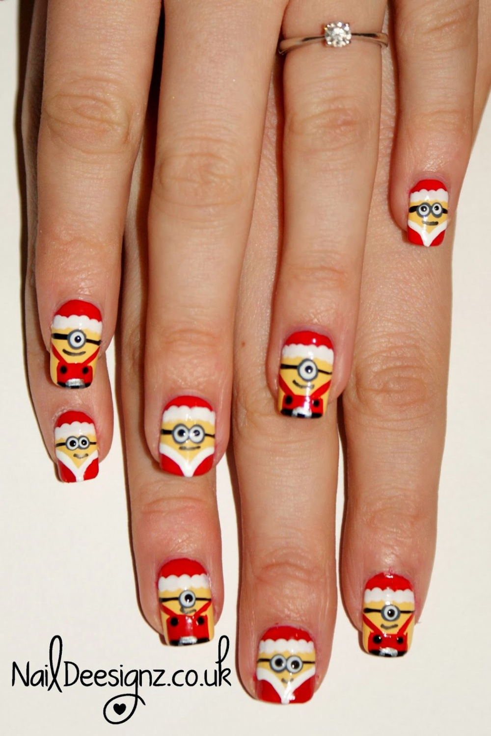 NailDeesignz: Christmas Minion Nail Art  Minion nails, Minion