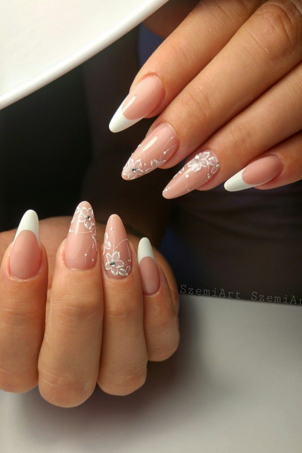 Nails * nail art * elegant * almond  Classy nail designs, Classy