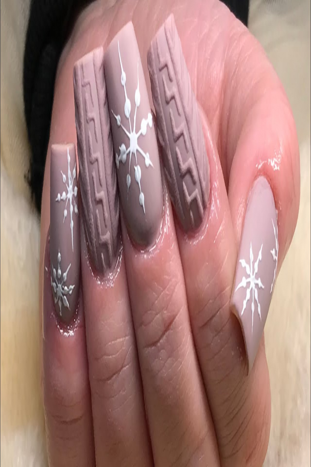 Super Easy Sweater Nail Art💅🏻Winter Snowflake Nail Art💅🏻Super Quick Gel  Polish Design Change