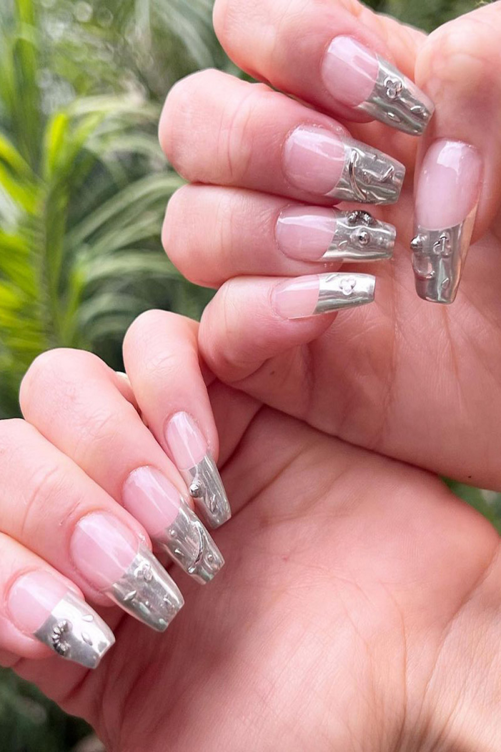 The best chrome nail designs that are on our radar