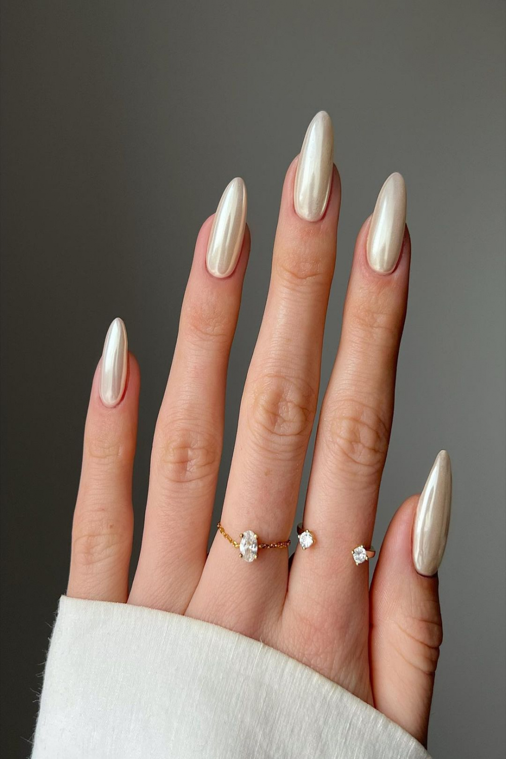 The Vanilla Chrome Manicure Is Summer