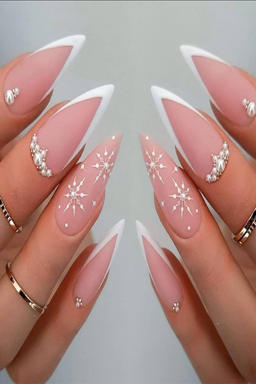 YOSOMMK Christmas Press on Nails Medium Almond Shape Fake Nails with Pearl  Design French Tip Stick on Acrylic Nails Full Cover Matte Nude False Nails